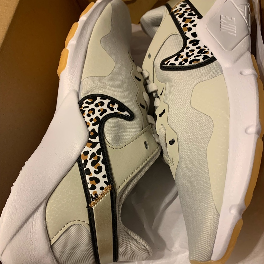 Cheetah leopard nike sneakers